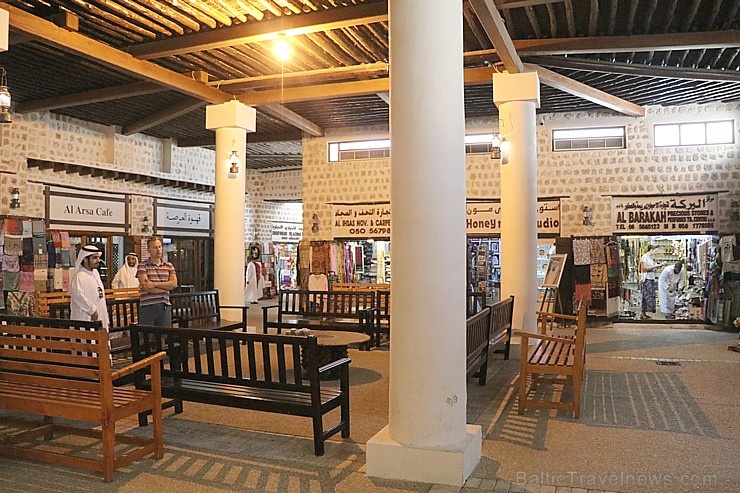 Travelnews.lv apmeklē Šārdžas moderno tirgu - suvenīri, antikvariāti, dekorācijas, mantas. Atbalsta: VisitSharjah.com un Novatours.lv Travelnews.lv apmeklē Šārdžas moderno tirgu - suvenīri, antikvariāti, dekorācijas, mantas. Atbalsta: VisitSharjah.com un Novatours.lv 272084