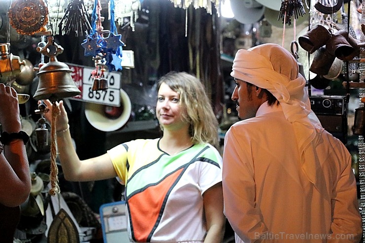 Travelnews.lv apmeklē Šārdžas moderno tirgu - suvenīri, antikvariāti, dekorācijas, mantas. Atbalsta: VisitSharjah.com un Novatours.lv Travelnews.lv apmeklē Šārdžas moderno tirgu - suvenīri, antikvariāti, dekorācijas, mantas. Atbalsta: VisitSharjah.com un Novatours.lv 272087