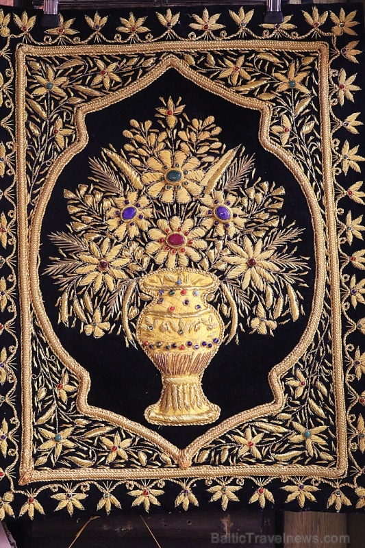 Travelnews.lv apmeklē Šārdžas moderno tirgu - suvenīri, antikvariāti, dekorācijas, mantas. Atbalsta: VisitSharjah.com un Novatours.lv Travelnews.lv apmeklē Šārdžas moderno tirgu - suvenīri, antikvariāti, dekorācijas, mantas. Atbalsta: VisitSharjah.com un Novatours.lv 272094