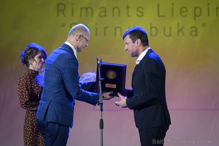 Kurzemes Tūrisma asociācija svinīgā gaisotnē Liepājā labākajiem tūrisma nozares uzņēmumiem un amata meistariem pasniedz kvalitātes balvas Kurzemes Tūrisma asociācija svinīgā gaisotnē Liepājā labākajiem tūrisma nozares uzņēmumiem un amata meistariem pasniedz kvalitātes balvas