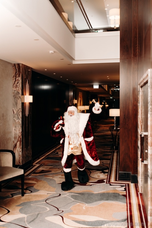 Viesnīca Grand Hotel Kempinski turpinot tradīciju pulcē rīdziniekus uz svinīgo Ziemassvētku egles iedegšanas ceremoniju Viesnīca Grand Hotel Kempinski turpinot tradīciju pulcē rīdziniekus uz svinīgo Ziemassvētku egles iedegšanas ceremoniju 272829