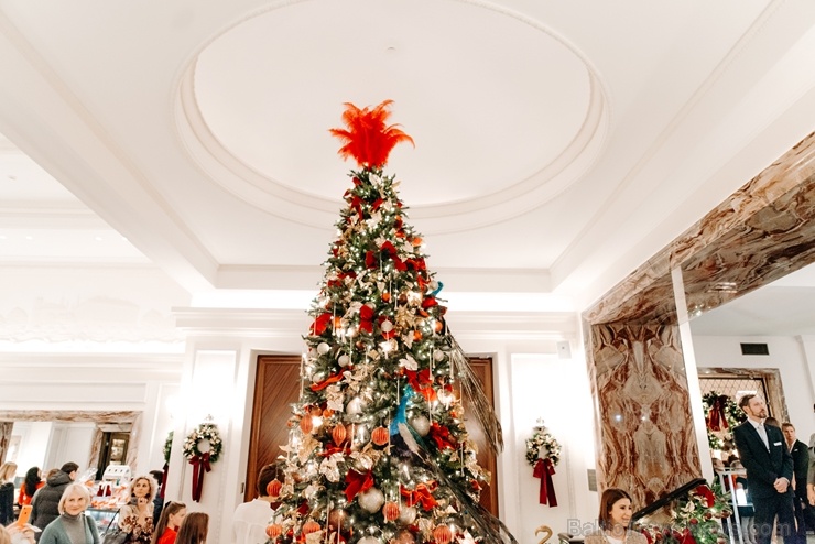 Viesnīca Grand Hotel Kempinski turpinot tradīciju pulcē rīdziniekus uz svinīgo Ziemassvētku egles iedegšanas ceremoniju Viesnīca Grand Hotel Kempinski turpinot tradīciju pulcē rīdziniekus uz svinīgo Ziemassvētku egles iedegšanas ceremoniju 272844