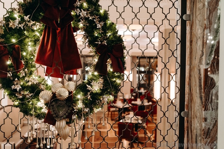 Viesnīca Grand Hotel Kempinski turpinot tradīciju pulcē rīdziniekus uz svinīgo Ziemassvētku egles iedegšanas ceremoniju Viesnīca Grand Hotel Kempinski turpinot tradīciju pulcē rīdziniekus uz svinīgo Ziemassvētku egles iedegšanas ceremoniju 272849