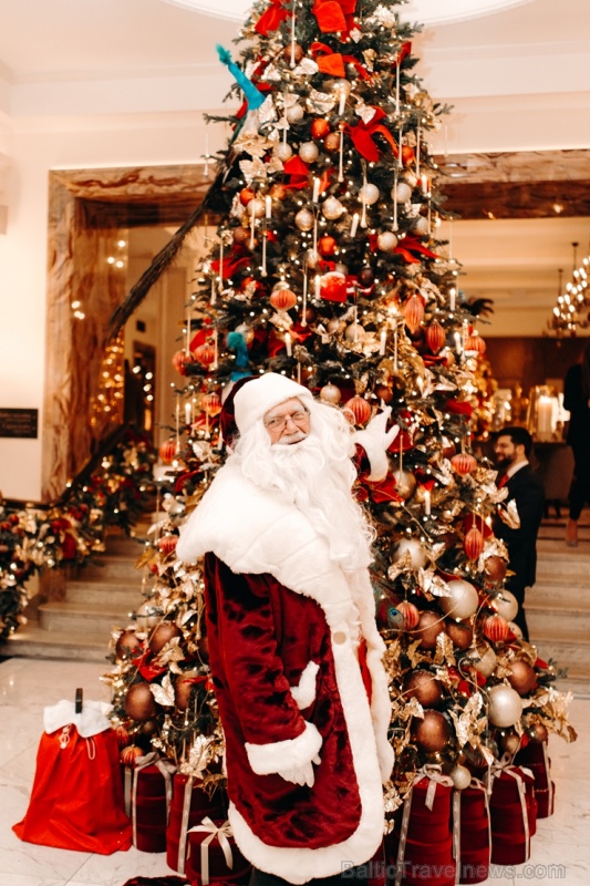 Viesnīca Grand Hotel Kempinski turpinot tradīciju pulcē rīdziniekus uz svinīgo Ziemassvētku egles iedegšanas ceremoniju Viesnīca Grand Hotel Kempinski turpinot tradīciju pulcē rīdziniekus uz svinīgo Ziemassvētku egles iedegšanas ceremoniju 272850
