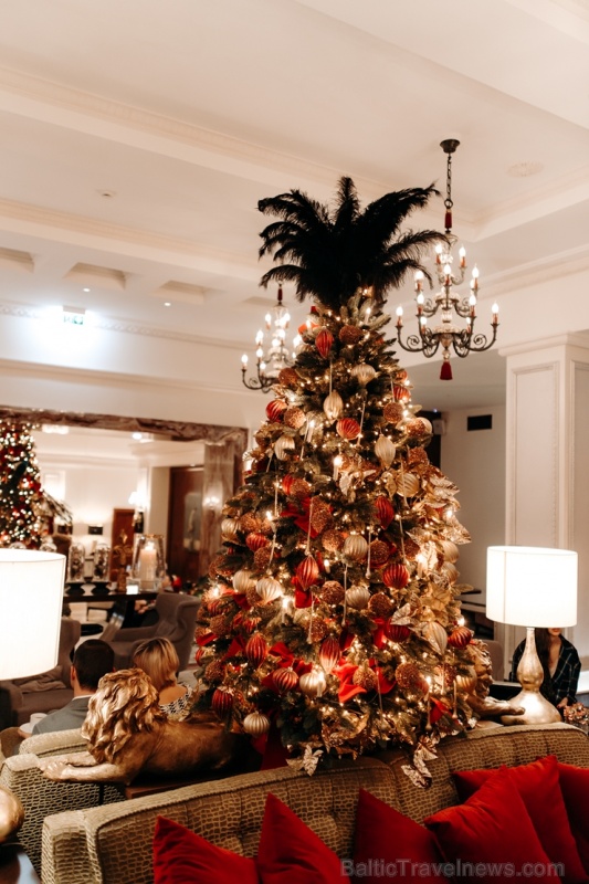 Viesnīca Grand Hotel Kempinski turpinot tradīciju pulcē rīdziniekus uz svinīgo Ziemassvētku egles iedegšanas ceremoniju Viesnīca Grand Hotel Kempinski turpinot tradīciju pulcē rīdziniekus uz svinīgo Ziemassvētku egles iedegšanas ceremoniju 272853