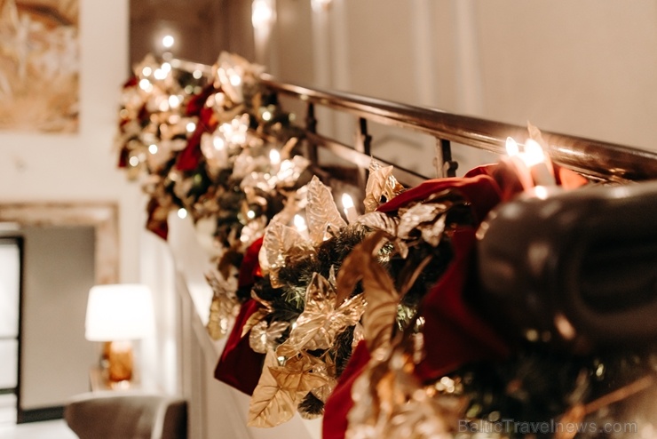 Viesnīca Grand Hotel Kempinski turpinot tradīciju pulcē rīdziniekus uz svinīgo Ziemassvētku egles iedegšanas ceremoniju Viesnīca Grand Hotel Kempinski turpinot tradīciju pulcē rīdziniekus uz svinīgo Ziemassvētku egles iedegšanas ceremoniju 272854