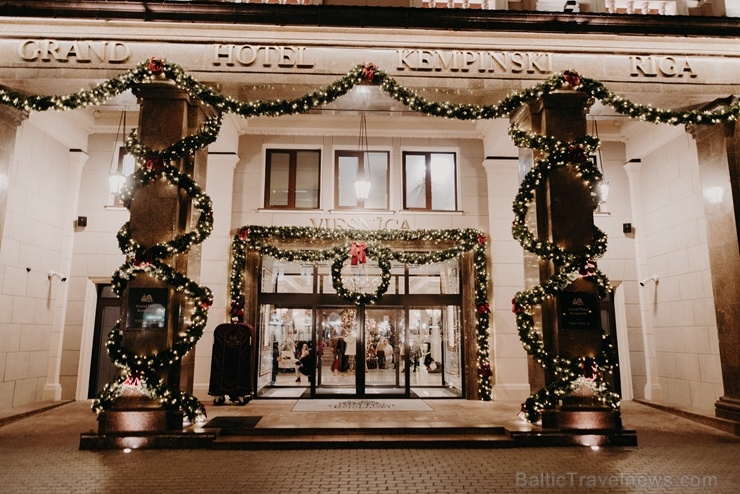 Viesnīca Grand Hotel Kempinski turpinot tradīciju pulcē rīdziniekus uz svinīgo Ziemassvētku egles iedegšanas ceremoniju Viesnīca Grand Hotel Kempinski turpinot tradīciju pulcē rīdziniekus uz svinīgo Ziemassvētku egles iedegšanas ceremoniju 272856