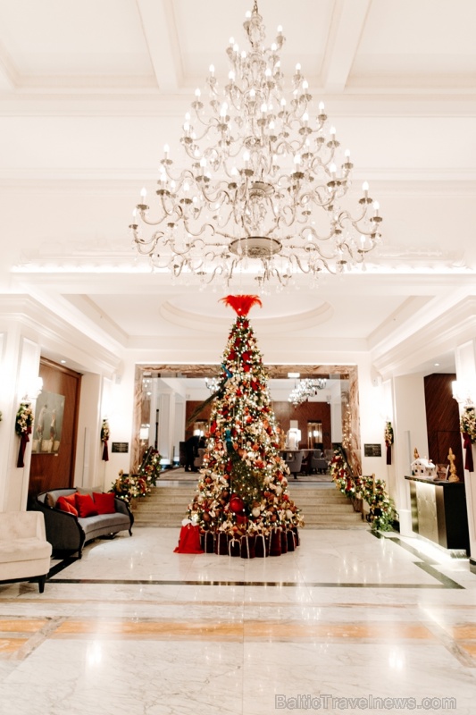 Viesnīca Grand Hotel Kempinski turpinot tradīciju pulcē rīdziniekus uz svinīgo Ziemassvētku egles iedegšanas ceremoniju Viesnīca Grand Hotel Kempinski turpinot tradīciju pulcē rīdziniekus uz svinīgo Ziemassvētku egles iedegšanas ceremoniju 272861