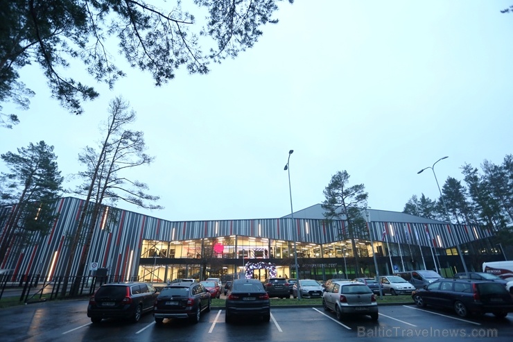 Pēc vērienīgas pārbūves Jūrmalā atklāj tenisa centru Lielupe, tam kļūstot par modernāko tenisa centru Baltijā Pēc vērienīgas pārbūves Jūrmalā atklāj tenisa centru Lielupe, tam kļūstot par modernāko tenisa centru Baltijā 273161