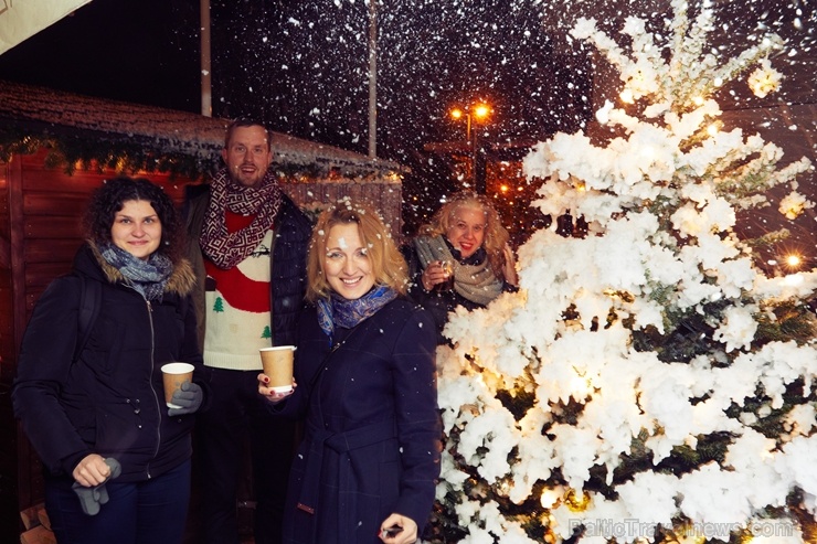 Oficiālā Santa Klausa lidsabiedrība ««Finnair» rīko Ziemassvētku pasākumu sadarbības partneriem viesnīcā «Radisson Blu Daugava Hotel». Foto: Yuris Zal Oficiālā Santa Klausa lidsabiedrība ««Finnair» rīko Ziemassvētku pasākumu sadarbības partneriem viesnīcā «Radisson Blu Daugava Hotel». Foto: Yuris Zal 273691