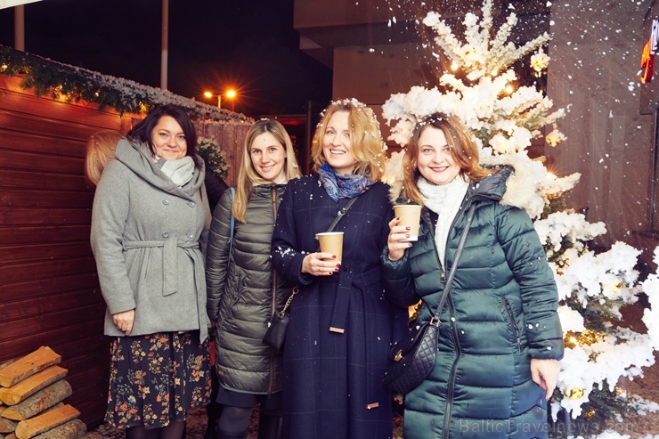 Oficiālā Santa Klausa lidsabiedrība ««Finnair» rīko Ziemassvētku pasākumu sadarbības partneriem viesnīcā «Radisson Blu Daugava Hotel». Foto: Yuris Zal Oficiālā Santa Klausa lidsabiedrība ««Finnair» rīko Ziemassvētku pasākumu sadarbības partneriem viesnīcā «Radisson Blu Daugava Hotel». Foto: Yuris Zal 273692