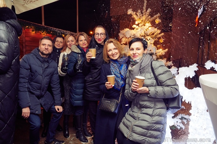 Oficiālā Santa Klausa lidsabiedrība ««Finnair» rīko Ziemassvētku pasākumu sadarbības partneriem viesnīcā «Radisson Blu Daugava Hotel». Foto: Yuris Zal Oficiālā Santa Klausa lidsabiedrība ««Finnair» rīko Ziemassvētku pasākumu sadarbības partneriem viesnīcā «Radisson Blu Daugava Hotel». Foto: Yuris Zal 273694