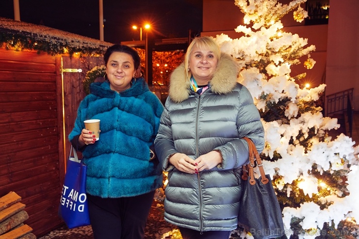 Oficiālā Santa Klausa lidsabiedrība ««Finnair» rīko Ziemassvētku pasākumu sadarbības partneriem viesnīcā «Radisson Blu Daugava Hotel». Foto: Yuris Zal Oficiālā Santa Klausa lidsabiedrība ««Finnair» rīko Ziemassvētku pasākumu sadarbības partneriem viesnīcā «Radisson Blu Daugava Hotel». Foto: Yuris Zal 273695