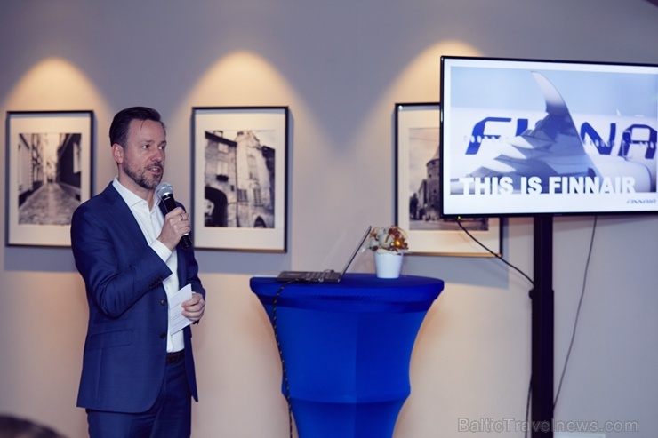 Oficiālā Santa Klausa lidsabiedrība ««Finnair» rīko Ziemassvētku pasākumu sadarbības partneriem viesnīcā «Radisson Blu Daugava Hotel». Foto: Yuris Zal Oficiālā Santa Klausa lidsabiedrība ««Finnair» rīko Ziemassvētku pasākumu sadarbības partneriem viesnīcā «Radisson Blu Daugava Hotel». Foto: Yuris Zal 273698