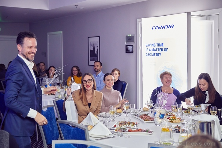 Oficiālā Santa Klausa lidsabiedrība ««Finnair» rīko Ziemassvētku pasākumu sadarbības partneriem viesnīcā «Radisson Blu Daugava Hotel». Foto: Yuris Zal Oficiālā Santa Klausa lidsabiedrība ««Finnair» rīko Ziemassvētku pasākumu sadarbības partneriem viesnīcā «Radisson Blu Daugava Hotel». Foto: Yuris Zal 273701