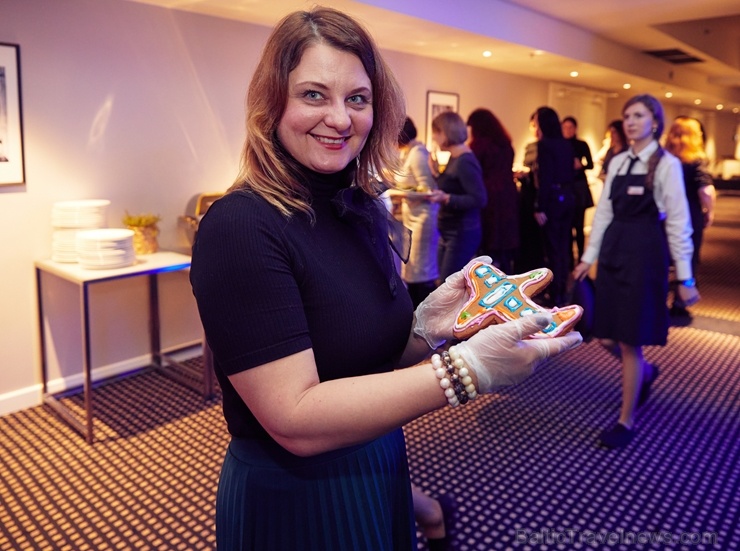 Oficiālā Santa Klausa lidsabiedrība ««Finnair» rīko Ziemassvētku pasākumu sadarbības partneriem viesnīcā «Radisson Blu Daugava Hotel». Foto: Yuris Zal Oficiālā Santa Klausa lidsabiedrība ««Finnair» rīko Ziemassvētku pasākumu sadarbības partneriem viesnīcā «Radisson Blu Daugava Hotel». Foto: Yuris Zal 273711