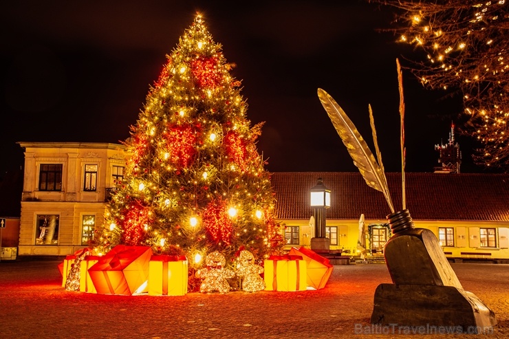 Ziemassvētku egle Ventspilī 273963