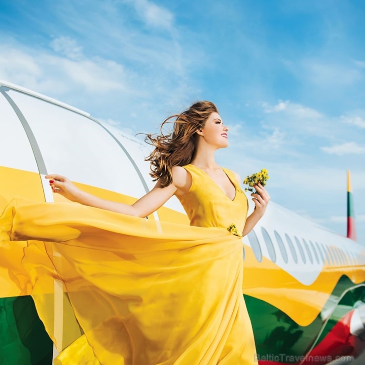 Latvijas lidsabiedrība «airBaltic» izdevusi jauno 2020. gada kalendāru, kurā 12 mēnešu un vāka fotogrāfiju modeļu tēlā iejutušās airBaltic darbinieces Latvijas lidsabiedrība «airBaltic» izdevusi jauno 2020. gada kalendāru, kurā 12 mēnešu un vāka fotogrāfiju modeļu tēlā iejutušās airBaltic darbinieces 274073