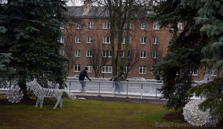 Daugavpilī izveidota brīnisķīga slidotava, kur ziemas priekus iespējams baudīt līdz pat 2020. gada 8. martam Daugavpilī izveidota brīnisķīga slidotava, kur ziemas priekus iespējams baudīt līdz pat 2020. gada 8. martam 274435