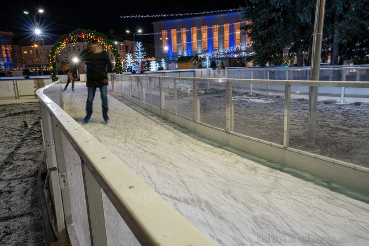 Daugavpilī izveidota brīnisķīga slidotava, kur ziemas priekus iespējams baudīt līdz pat 2020. gada 8. martam Daugavpilī izveidota brīnisķīga slidotava, kur ziemas priekus iespējams baudīt līdz pat 2020. gada 8. martam 274440
