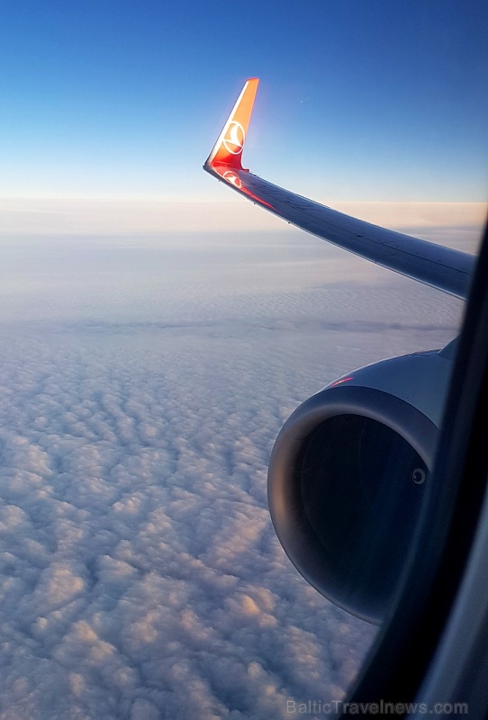 Travelnews.lv lido biznesa klasē ar «Turkish Airlines» no Rīgas uz Denpasaru caur Stambulu. Foto: ar Samsung Galaxy Note8 Travelnews.lv lido biznesa klasē ar «Turkish Airlines» no Rīgas uz Denpasaru caur Stambulu. Foto: ar Samsung Galaxy Note8 274581