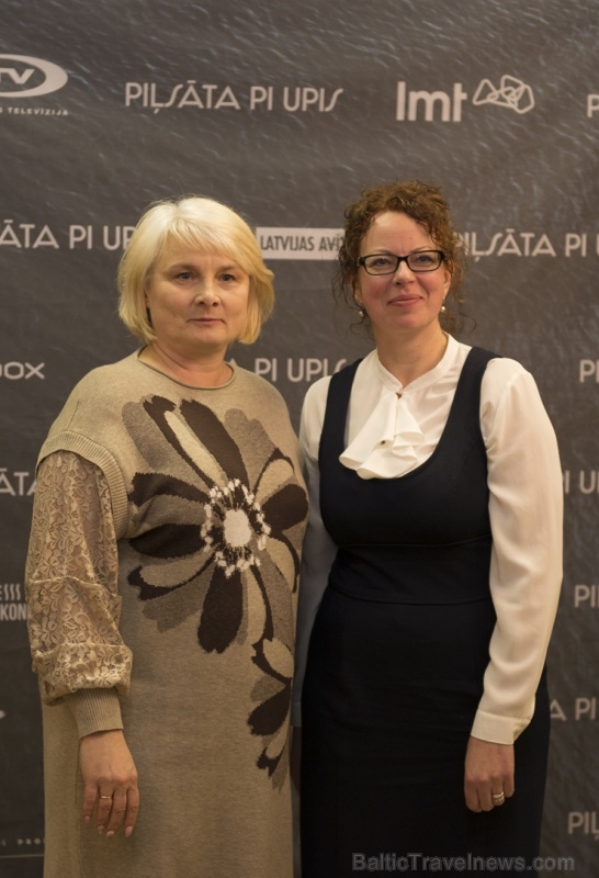 Travelnews.lv apmeklē Viestura Kairiša mākslas filmas «Pilsēta pie upes» pirmizrādi Krāslavā Foto: Inga Pudnika Travelnews.lv apmeklē Viestura Kairiša mākslas filmas «Pilsēta pie upes» pirmizrādi Krāslavā Foto: Inga Pudnika 274676
