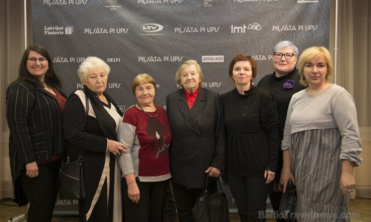 Travelnews.lv apmeklē Viestura Kairiša mākslas filmas «Pilsēta pie upes» pirmizrādi Krāslavā Foto: Inga Pudnika Travelnews.lv apmeklē Viestura Kairiša mākslas filmas «Pilsēta pie upes» pirmizrādi Krāslavā Foto: Inga Pudnika 274684