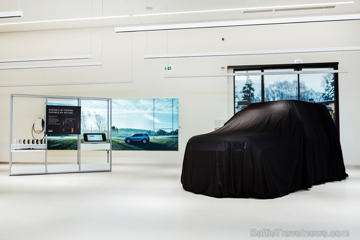 Jaunais Land Rover Defender nodēvēts par vienu no desmitgades nozīmīgākajiem automobiļiem un 16.01.2020. tas ieradies Rīgā uz agrīno pirmizrādi Jaunais Land Rover Defender nodēvēts par vienu no desmitgades nozīmīgākajiem automobiļiem un 16.01.2020. tas ieradies Rīgā uz agrīno pirmizrādi 274867