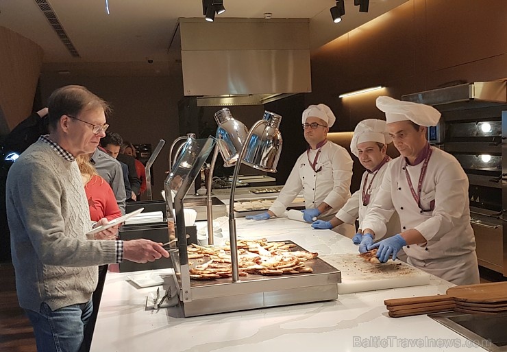 Stambulas lidostā Travelnews.lv ar «Turkish Airlines» biznesa biļeti iepazīst «Business Lounge» un «Lounge Miles&Smiles» Stambulas lidostā Travelnews.lv ar «Turkish Airlines» biznesa biļeti iepazīst «Business Lounge» un «Lounge Miles&Smiles» 275053