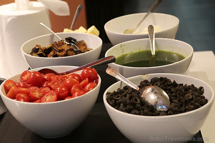Stambulas lidostā Travelnews.lv ar «Turkish Airlines» biznesa biļeti iepazīst «Business Lounge» un «Lounge Miles&Smiles» Stambulas lidostā Travelnews.lv ar «Turkish Airlines» biznesa biļeti iepazīst «Business Lounge» un «Lounge Miles&Smiles» 275061