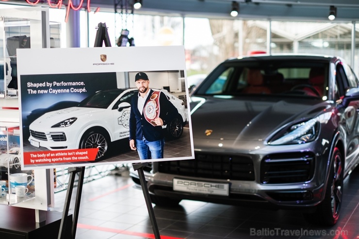 Mairis Briedis un Pasaules boksa supersērijas (WBSS) dalībnieki 2020. gada martā pārvietosies pa Rīgu pārvietosies ekskluzīvās Porsche automašīnās Mairis Briedis un Pasaules boksa supersērijas (WBSS) dalībnieki 2020. gada martā pārvietosies pa Rīgu pārvietosies ekskluzīvās Porsche automašīnās 275248