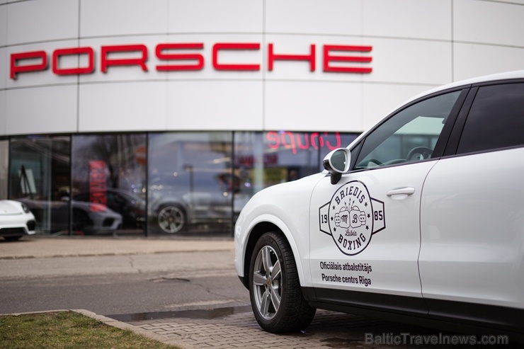 Mairis Briedis un Pasaules boksa supersērijas (WBSS) dalībnieki 2020. gada martā pārvietosies pa Rīgu pārvietosies ekskluzīvās Porsche automašīnās Mairis Briedis un Pasaules boksa supersērijas (WBSS) dalībnieki 2020. gada martā pārvietosies pa Rīgu pārvietosies ekskluzīvās Porsche automašīnās 275258