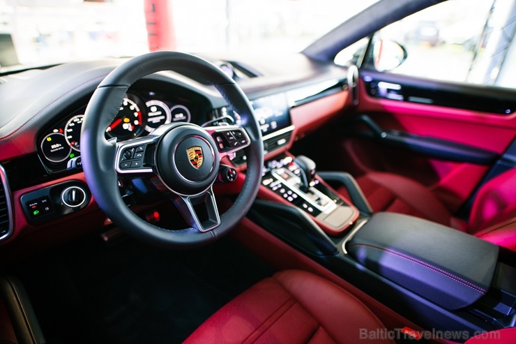 Mairis Briedis un Pasaules boksa supersērijas (WBSS) dalībnieki 2020. gada martā pārvietosies pa Rīgu pārvietosies ekskluzīvās Porsche automašīnās Mairis Briedis un Pasaules boksa supersērijas (WBSS) dalībnieki 2020. gada martā pārvietosies pa Rīgu pārvietosies ekskluzīvās Porsche automašīnās 275260