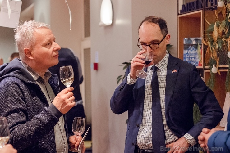 Viesnīca Mercure Hotel Riga Center rīko «Grieķijas vīna festivālu», kurā bauda Grieķijas vīna un Latvijas gastronomijas izcilāko uzkodu saderību Viesnīca Mercure Hotel Riga Center rīko «Grieķijas vīna festivālu», kurā bauda Grieķijas vīna un Latvijas gastronomijas izcilāko uzkodu saderību 275368