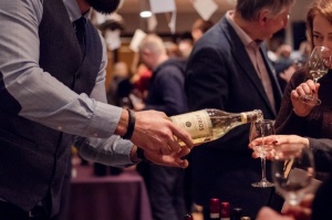 Viesnīca «Mercure Hotel Riga Center» uzņem «Grieķijas vīna festivālu»