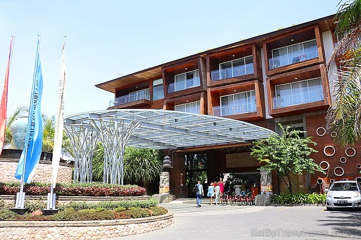 Travelnews.lv nakšņo Bali viesnīcā «Jimbaran Bay Beach Resort & Spa». Atbalsta: «Turkish Airlines» un «365 Brīvdienas» Travelnews.lv nakšņo Bali viesnīcā «Jimbaran Bay Beach Resort & Spa». Atbalsta: «Turkish Airlines» un «365 Brīvdienas» 275577