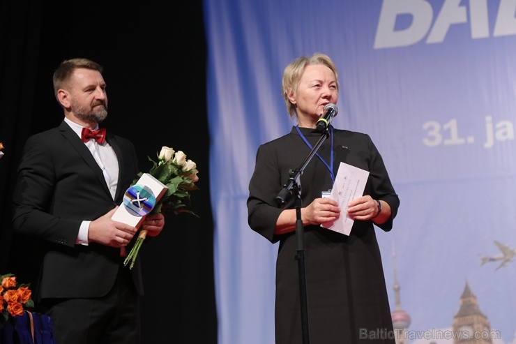 Sveicam «GADA CILVĒKS TŪRISMĀ 2019» laureātus tūrisma izstādē «Balttour 2020». Foto: Rojs Maizītis Sveicam «GADA CILVĒKS TŪRISMĀ 2019» laureātus tūrisma izstādē «Balttour 2020». Foto: Rojs Maizītis 275821