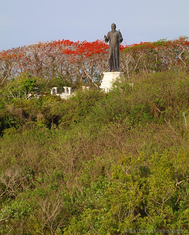 Travelnews.lv iepazīst «Pura Luhur Uluwatu» templi Bali salā. Atbalsta: «Turkish Airlines» un «365 Brīvdienas» Travelnews.lv iepazīst «Pura Luhur Uluwatu» templi Bali salā. Atbalsta: «Turkish Airlines» un «365 Brīvdienas» 276788
