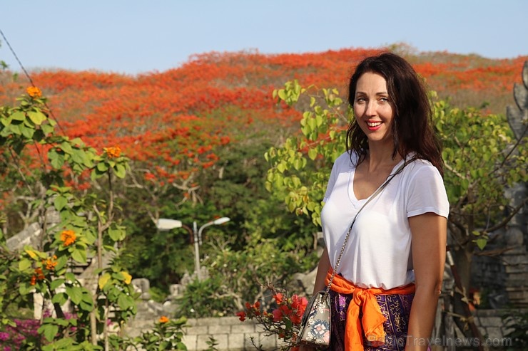 Travelnews.lv iepazīst «Pura Luhur Uluwatu» templi Bali salā. Atbalsta: «Turkish Airlines» un «365 Brīvdienas» Travelnews.lv iepazīst «Pura Luhur Uluwatu» templi Bali salā. Atbalsta: «Turkish Airlines» un «365 Brīvdienas» 276812