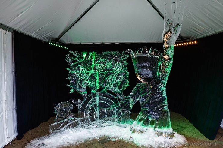 Starptautiskais Ledus skulptūru festivāls Jelgavā pārsteidz ar supervaroņiem 276848