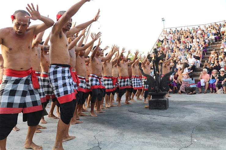 Travelnews.lv apmeklē Bali teātra izrādi par noslēpumaino zelta briedi. Atbalsta: «Turkish Airlines» un «365 Brīvdienas» Travelnews.lv apmeklē Bali teātra izrādi par noslēpumaino zelta briedi. Atbalsta: «Turkish Airlines» un «365 Brīvdienas» 276859