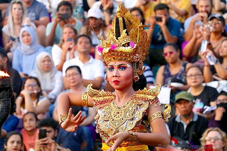 Travelnews.lv apmeklē Bali teātra izrādi par noslēpumaino zelta briedi. Atbalsta: «Turkish Airlines» un «365 Brīvdienas» Travelnews.lv apmeklē Bali teātra izrādi par noslēpumaino zelta briedi. Atbalsta: «Turkish Airlines» un «365 Brīvdienas» 276879