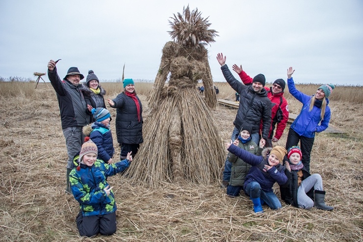 Niedru skulptūru festivāls ik gadu ļauj radoši izpausties un aizraujoši pavadīt laiku svaigā gaisā īpaši aizsargājamā dabas teritorijā Niedru skulptūru festivāls ik gadu ļauj radoši izpausties un aizraujoši pavadīt laiku svaigā gaisā īpaši aizsargājamā dabas teritorijā 276928
