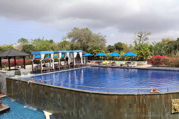 Travelnews.lv iepazīst Bali viesnīcu «Mercure Bali Nusa Dua». Atbalsta: «Turkish Airlines» un «365 Brīvdienas» Travelnews.lv iepazīst Bali viesnīcu «Mercure Bali Nusa Dua». Atbalsta: «Turkish Airlines» un «365 Brīvdienas» 277144