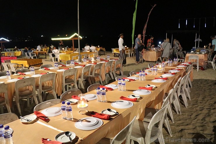 Travelnews.lv vakariņo Indijas okeāna pludmales restorānā «The Cuisine Cafe». «Turkish Airlines» un «365 Brīvdienas» Travelnews.lv vakariņo Indijas okeāna pludmales restorānā «The Cuisine Cafe». «Turkish Airlines» un «365 Brīvdienas» 277156
