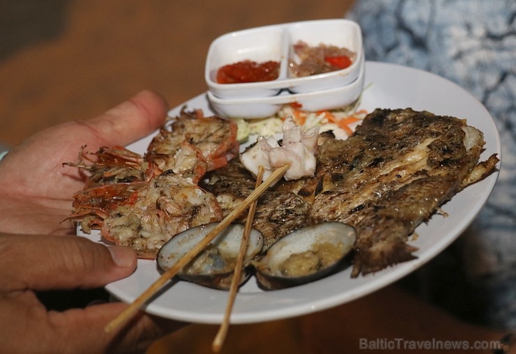 Travelnews.lv vakariņo Indijas okeāna pludmales restorānā «The Cuisine Cafe». «Turkish Airlines» un «365 Brīvdienas» Travelnews.lv vakariņo Indijas okeāna pludmales restorānā «The Cuisine Cafe». «Turkish Airlines» un «365 Brīvdienas» 277166