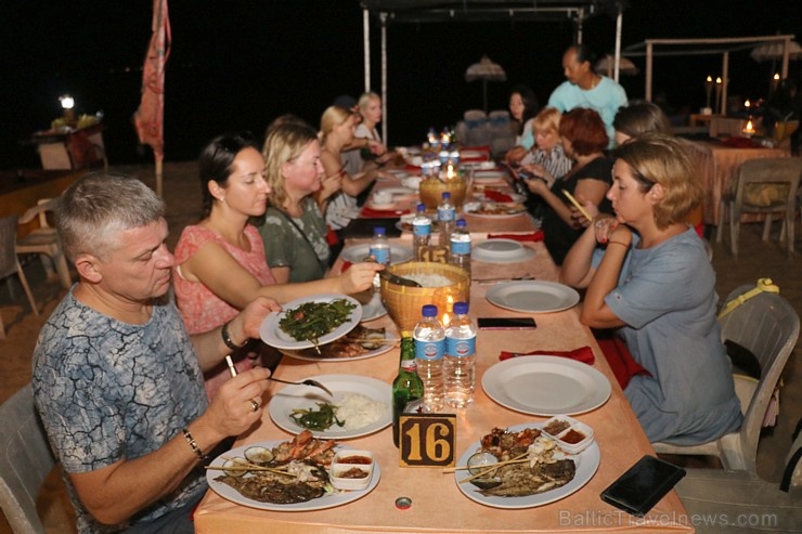 Travelnews.lv vakariņo Indijas okeāna pludmales restorānā «The Cuisine Cafe». «Turkish Airlines» un «365 Brīvdienas» Travelnews.lv vakariņo Indijas okeāna pludmales restorānā «The Cuisine Cafe». «Turkish Airlines» un «365 Brīvdienas» 277169