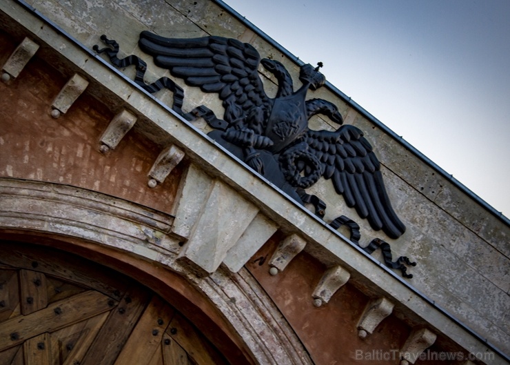 Daugavpils cietoksnis ir unikāls valsts nozīmes arhitektūras un kultūrvēstures piemineklis, mūsdienās tas ir arī viens no Latgales populārākajiem eksk Daugavpils cietoksnis ir unikāls valsts nozīmes arhitektūras un kultūrvēstures piemineklis, mūsdienās tas ir arī viens no Latgales populārākajiem eksk 277379