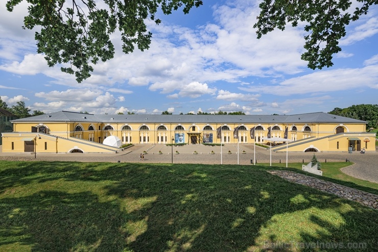 Daugavpils cietoksnis ir unikāls valsts nozīmes arhitektūras un kultūrvēstures piemineklis, mūsdienās tas ir arī viens no Latgales populārākajiem eksk Daugavpils cietoksnis ir unikāls valsts nozīmes arhitektūras un kultūrvēstures piemineklis, mūsdienās tas ir arī viens no Latgales populārākajiem eksk 277386