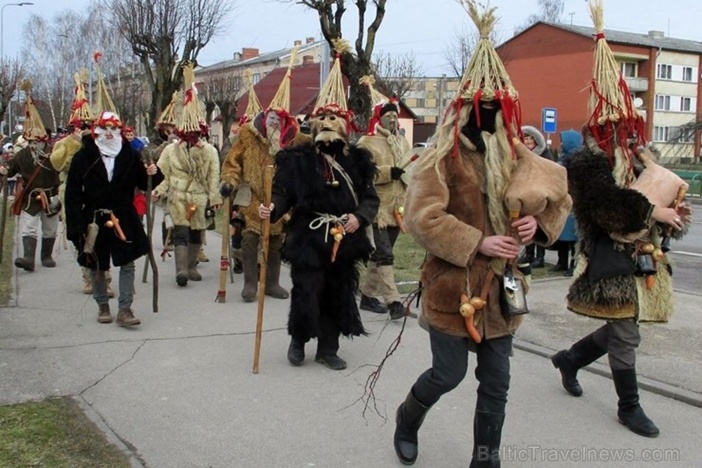 Līvānos norisinājās XXI Starptautiskais masku tradīciju festivāls, kurā piedalījās 24 masku grupasno Latvijas un citām valstīm Līvānos norisinājās XXI Starptautiskais masku tradīciju festivāls, kurā piedalījās 24 masku grupasno Latvijas un citām valstīm 277659